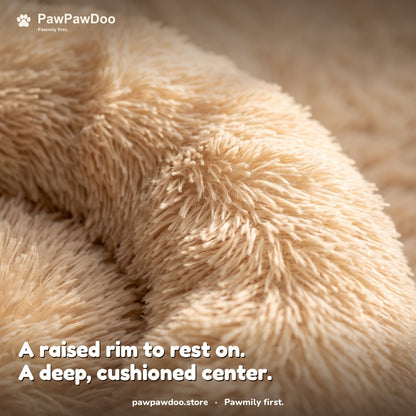 Close-up of the soft raised rim of the Cozy Nest bed